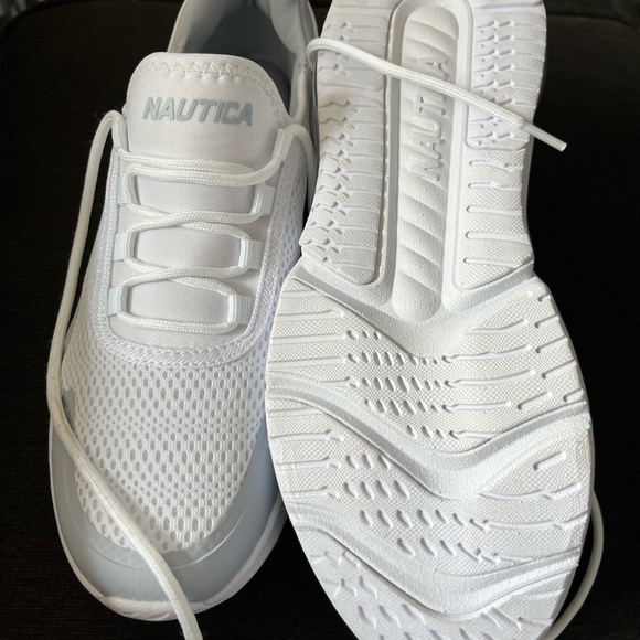 NWOT Nautica Sneakers Size 9 LAST CHANCE!! - Picture 4 of 4